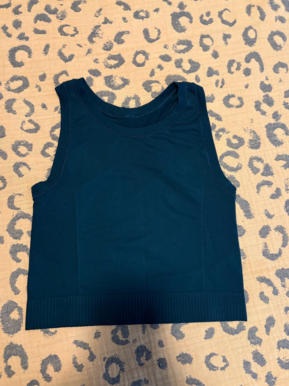 Sleeveless Crop Top-seamless